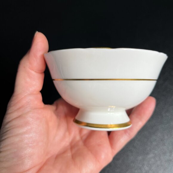 Paragon by Appointment Fine Bone China made in England Chrysanthemum - Picture 3 of 4